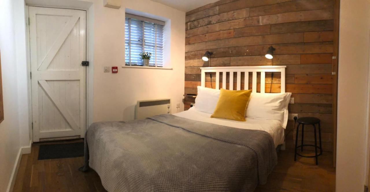 The Dukes Hotel Leighton Buzzard Bagian luar foto
