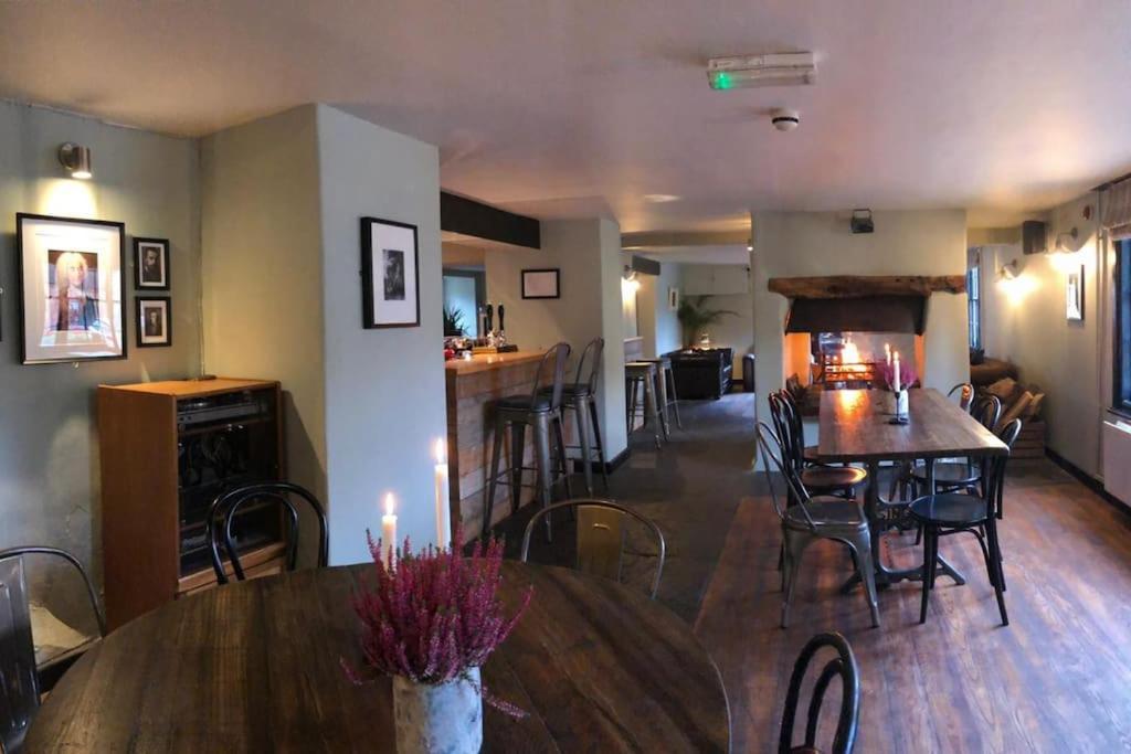 The Dukes Hotel Leighton Buzzard Bagian luar foto
