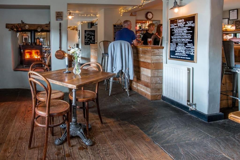 The Dukes Hotel Leighton Buzzard Bagian luar foto