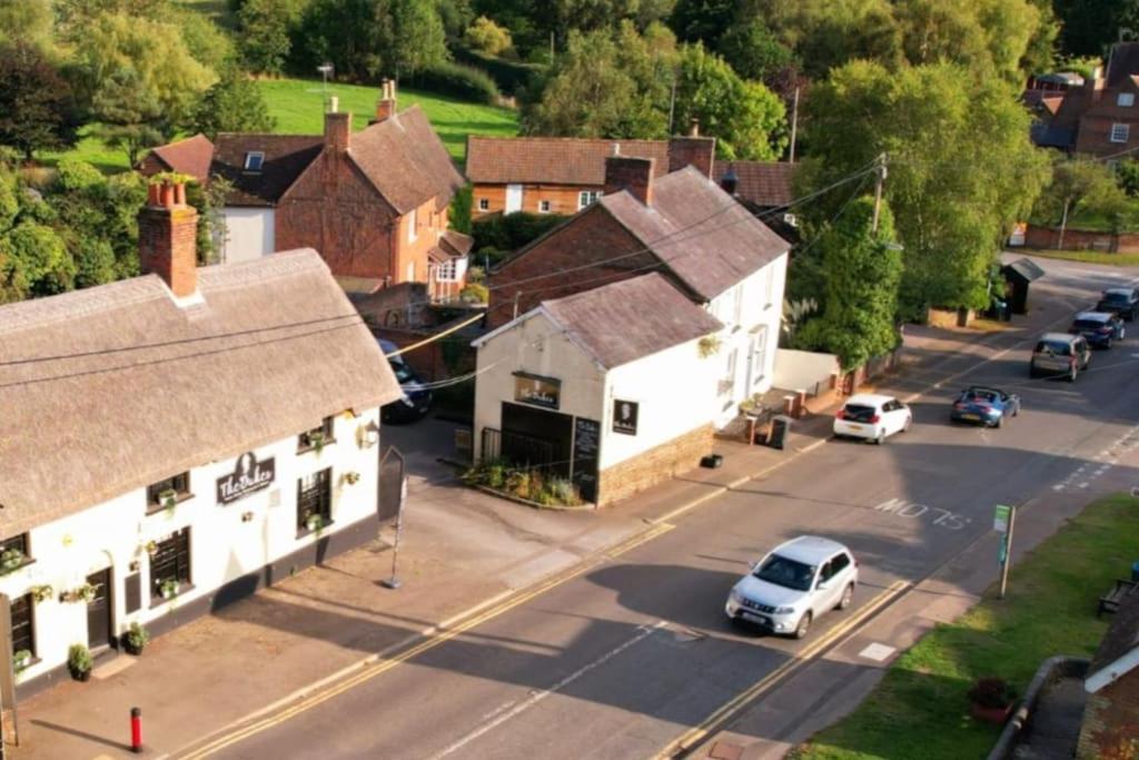 The Dukes Hotel Leighton Buzzard Bagian luar foto